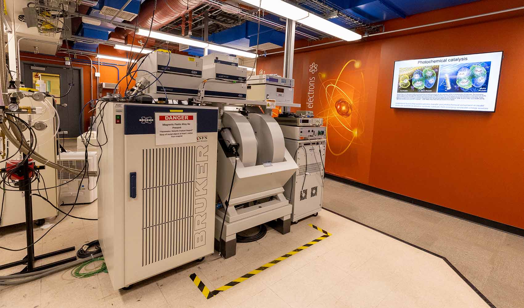 advanced-spin-resonance-facility-89895 A Bruker EPR spectrometer in the Advanced Spin Resonance Facility